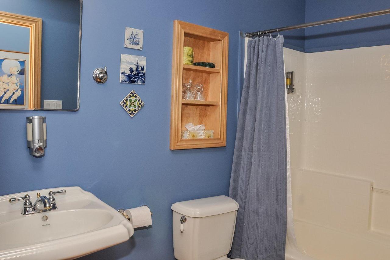 Chanterelle Inn & Cottages Baddeck Inlet Екстериор снимка