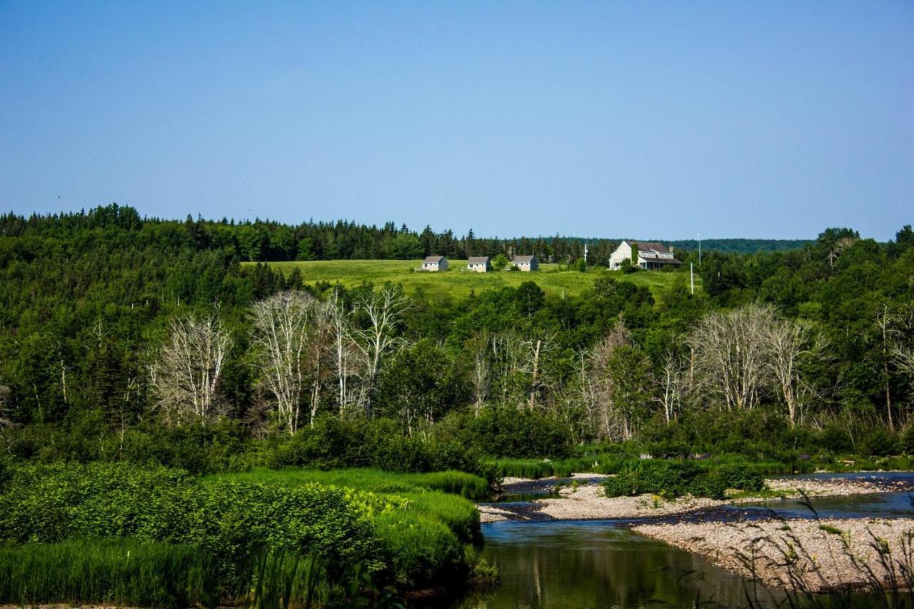 Chanterelle Inn & Cottages Baddeck Inlet Екстериор снимка