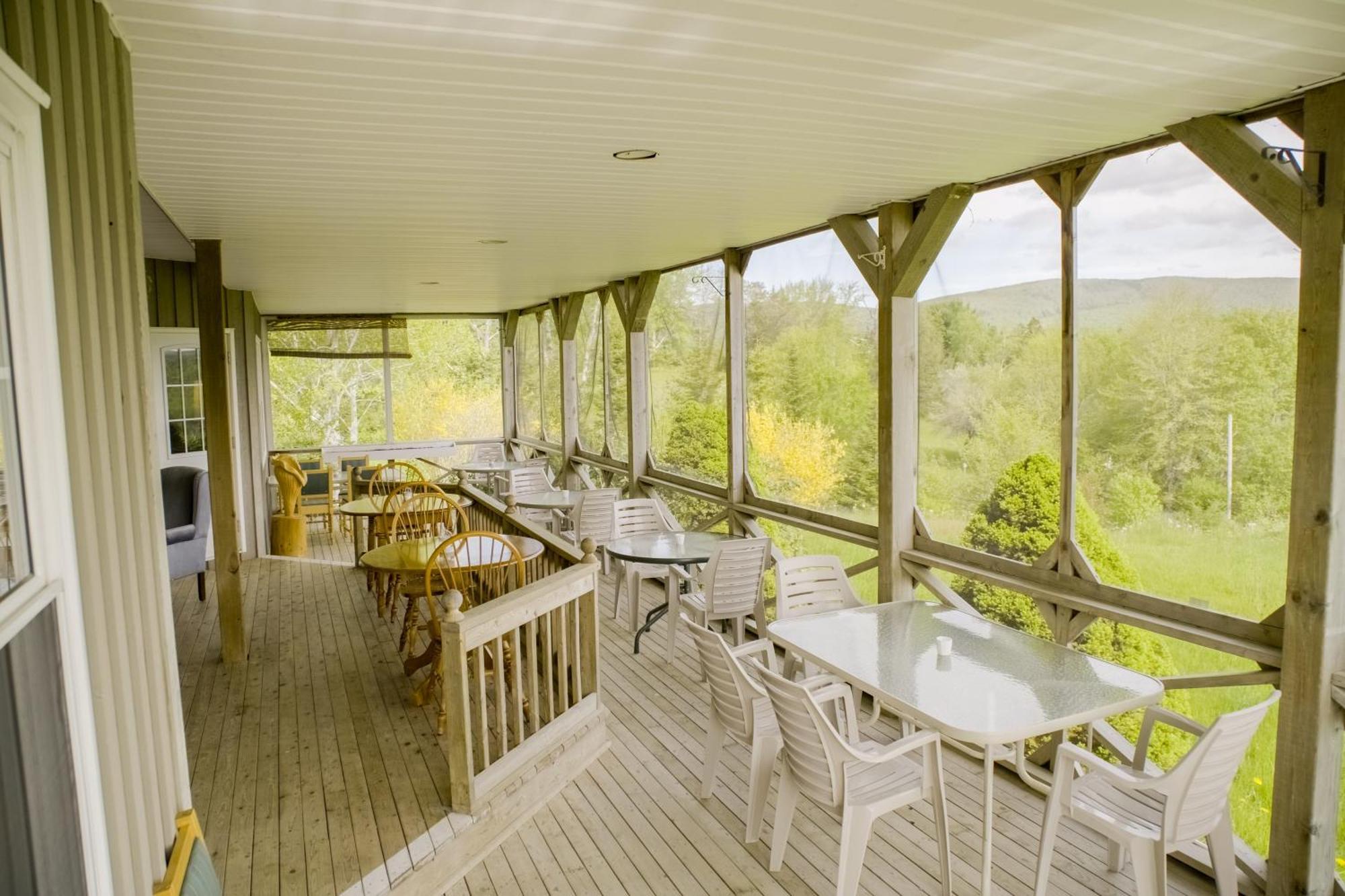 Chanterelle Inn & Cottages Baddeck Inlet Екстериор снимка