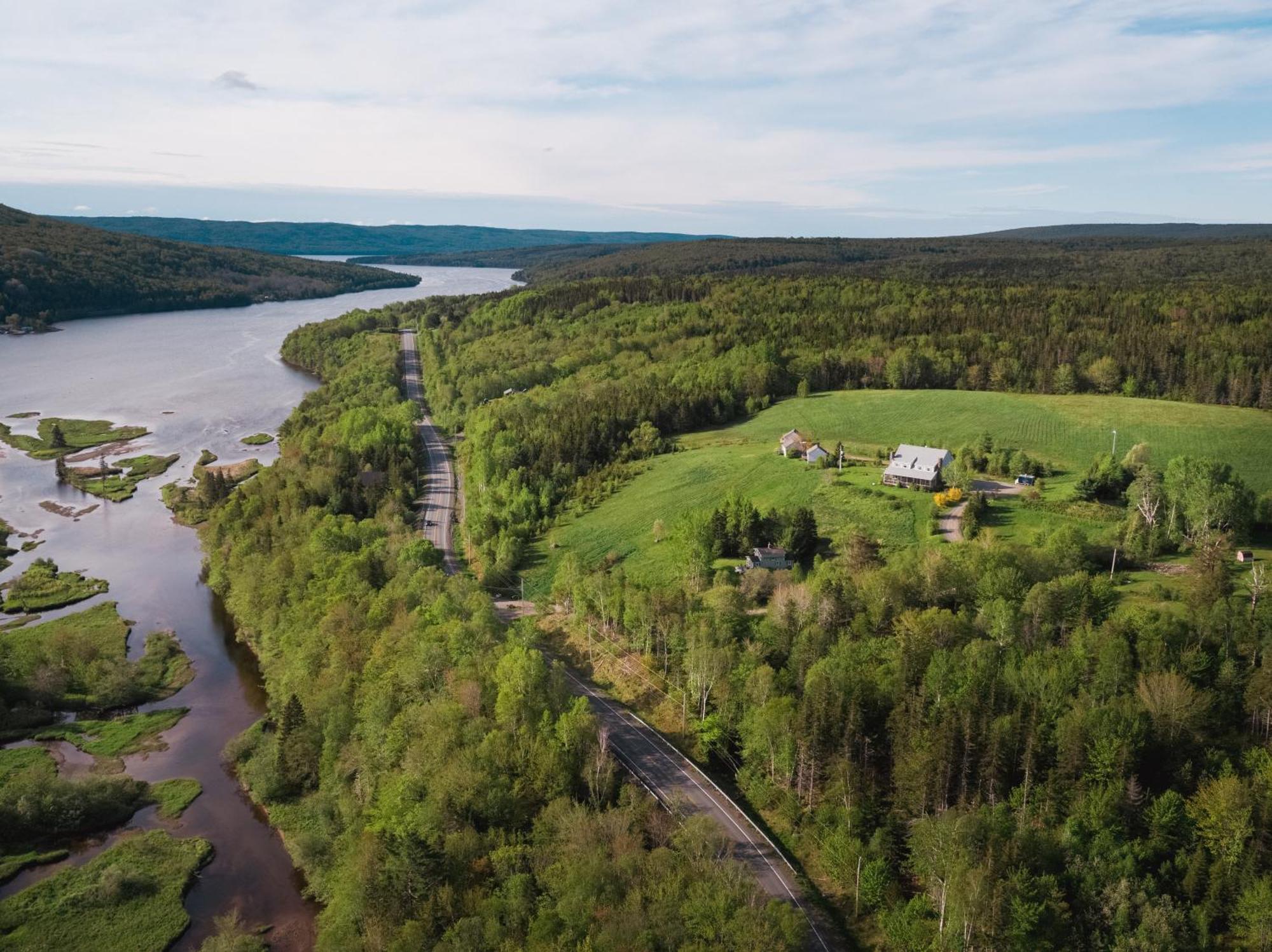 Chanterelle Inn & Cottages Baddeck Inlet Екстериор снимка
