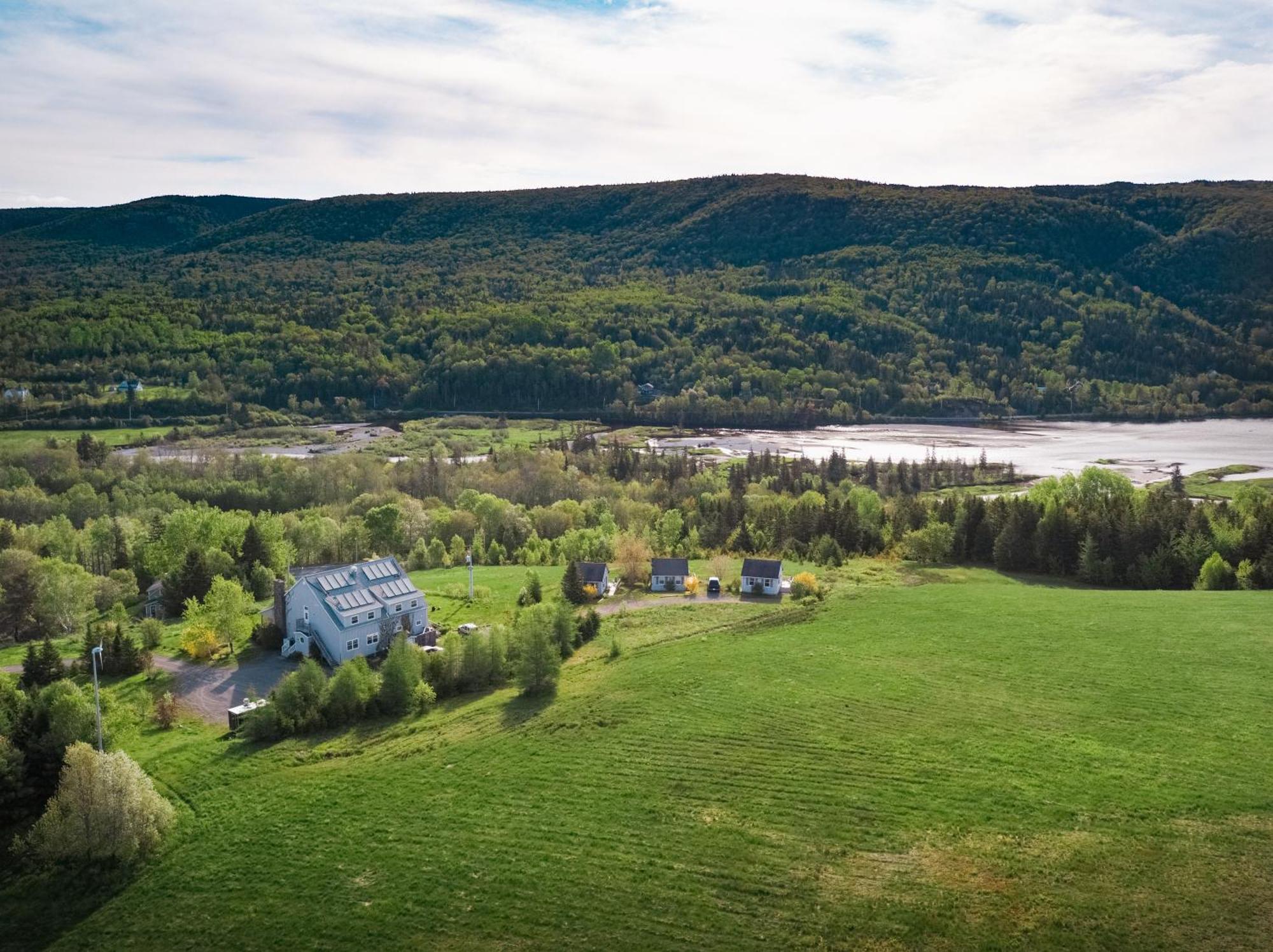 Chanterelle Inn & Cottages Baddeck Inlet Екстериор снимка