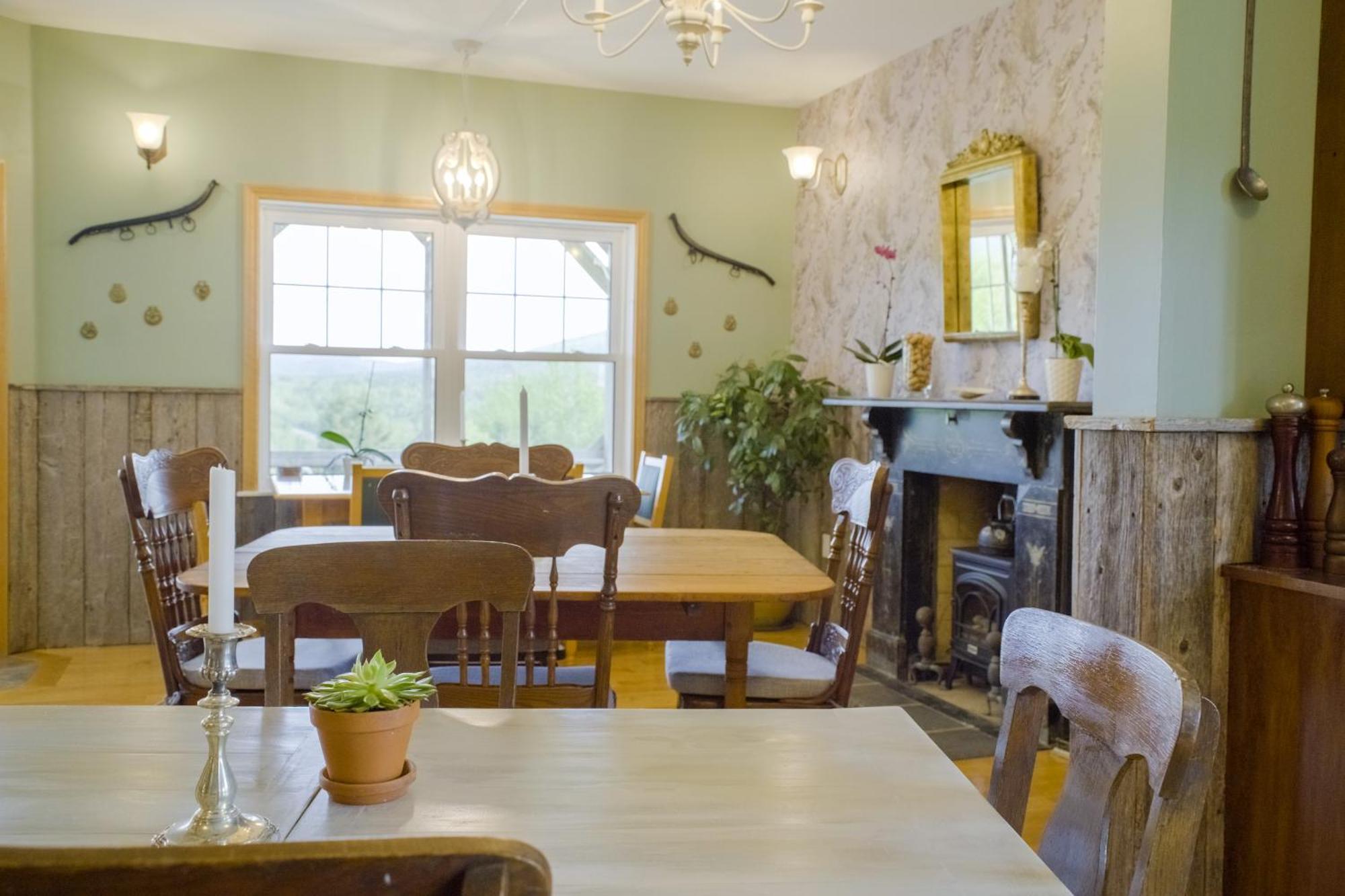 Chanterelle Inn & Cottages Baddeck Inlet Екстериор снимка