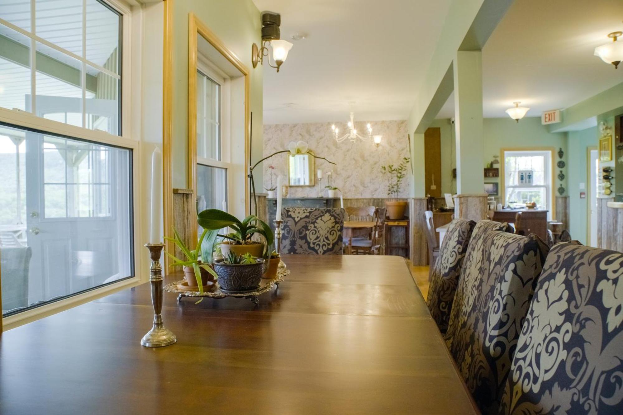Chanterelle Inn & Cottages Baddeck Inlet Екстериор снимка