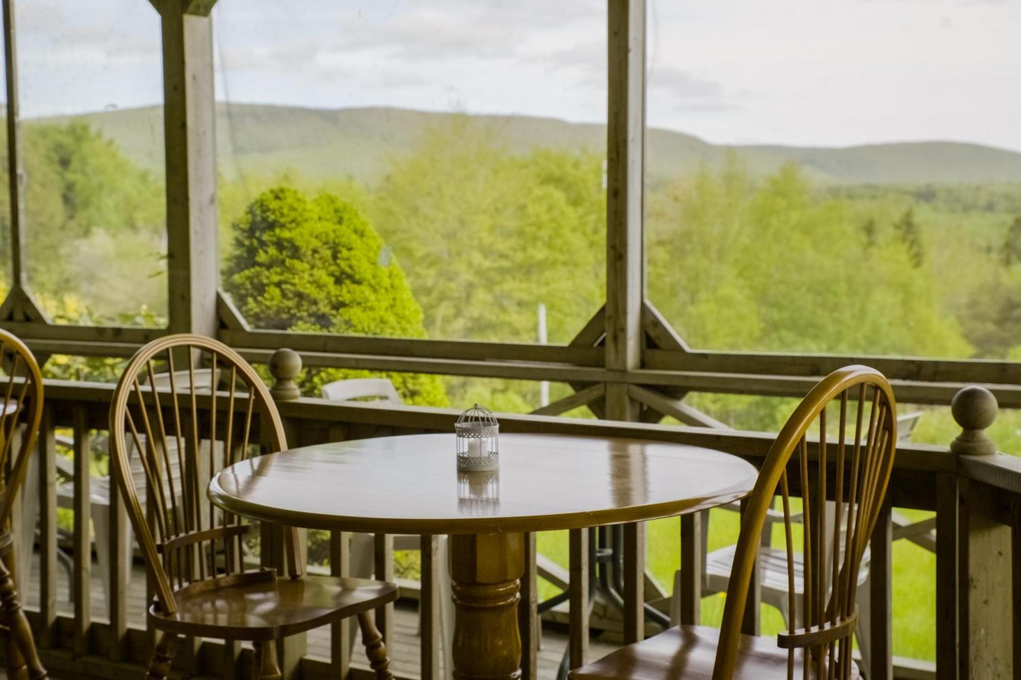 Chanterelle Inn & Cottages Baddeck Inlet Екстериор снимка