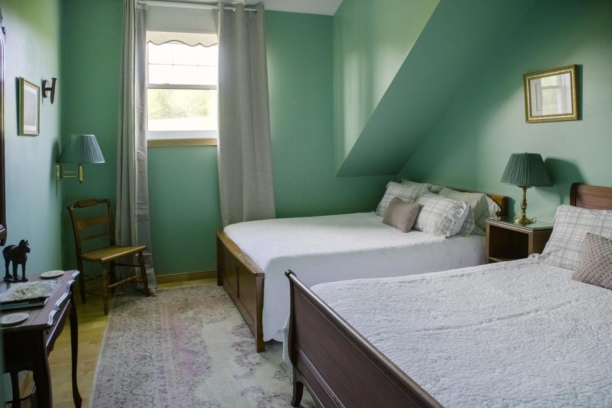 Chanterelle Inn & Cottages Baddeck Inlet Екстериор снимка