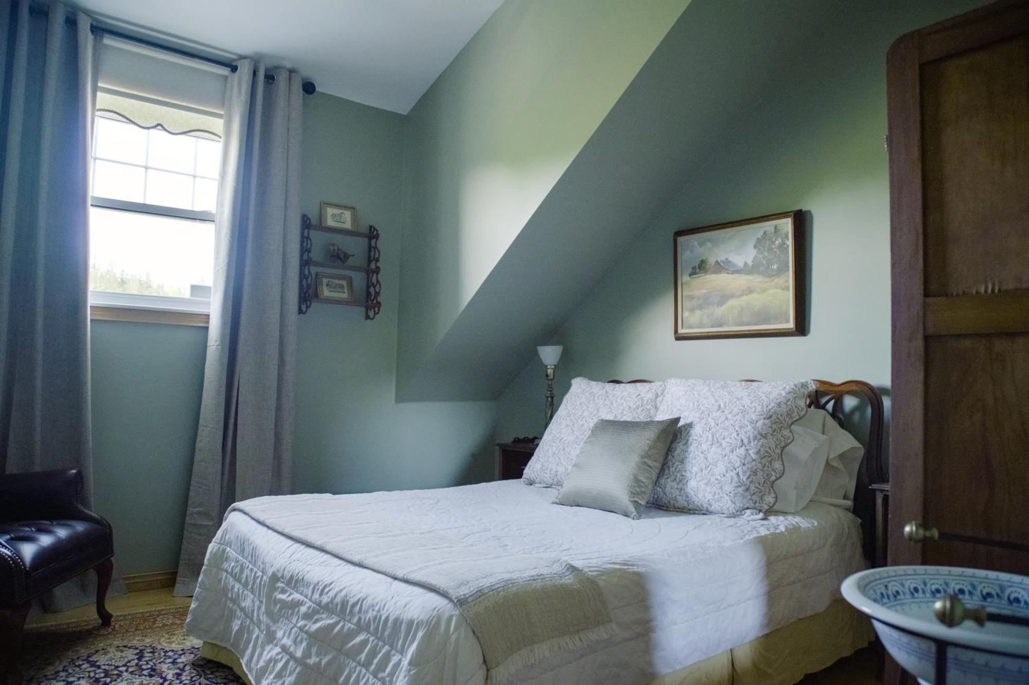 Chanterelle Inn & Cottages Baddeck Inlet Екстериор снимка