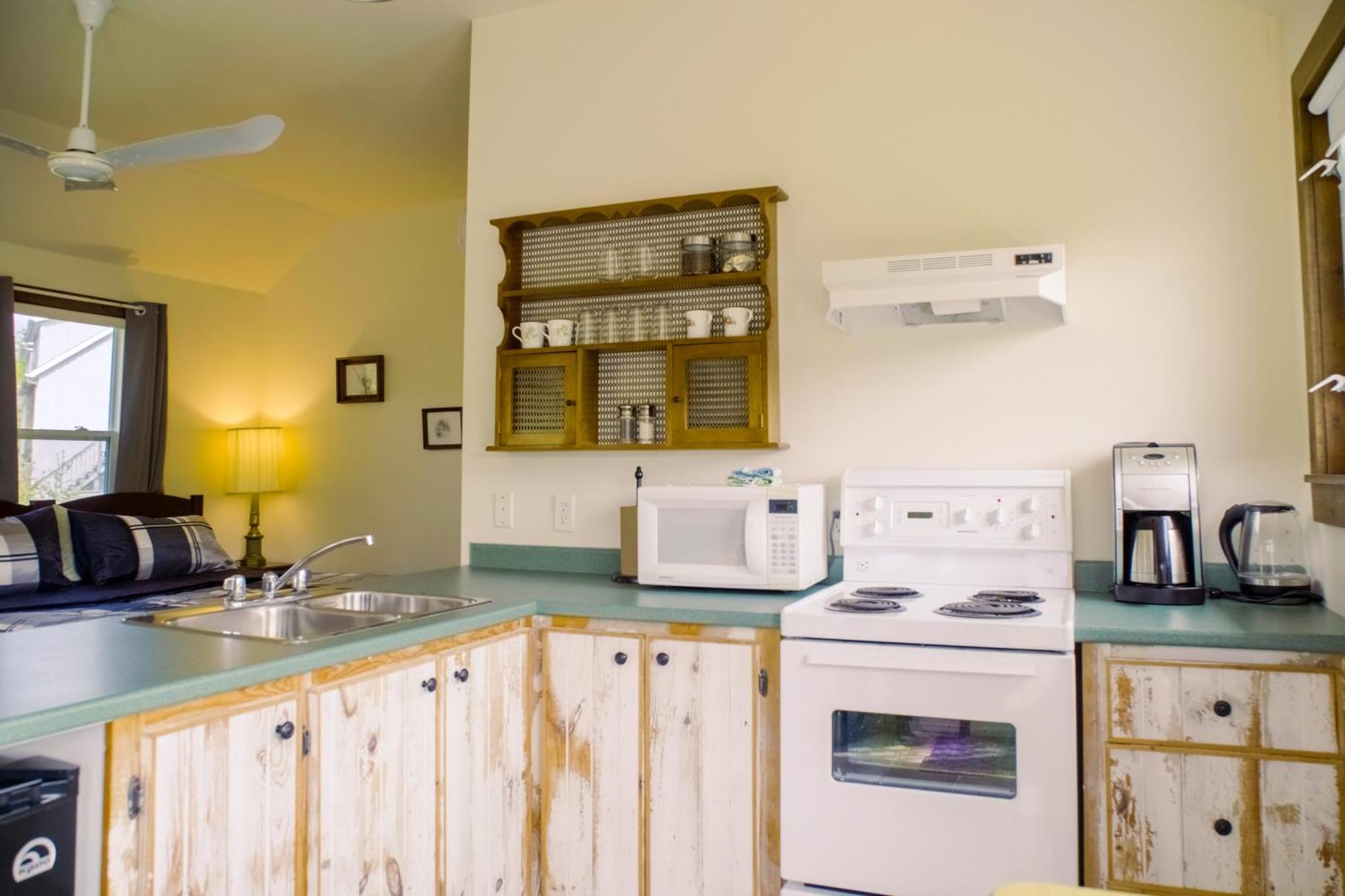 Chanterelle Inn & Cottages Baddeck Inlet Екстериор снимка
