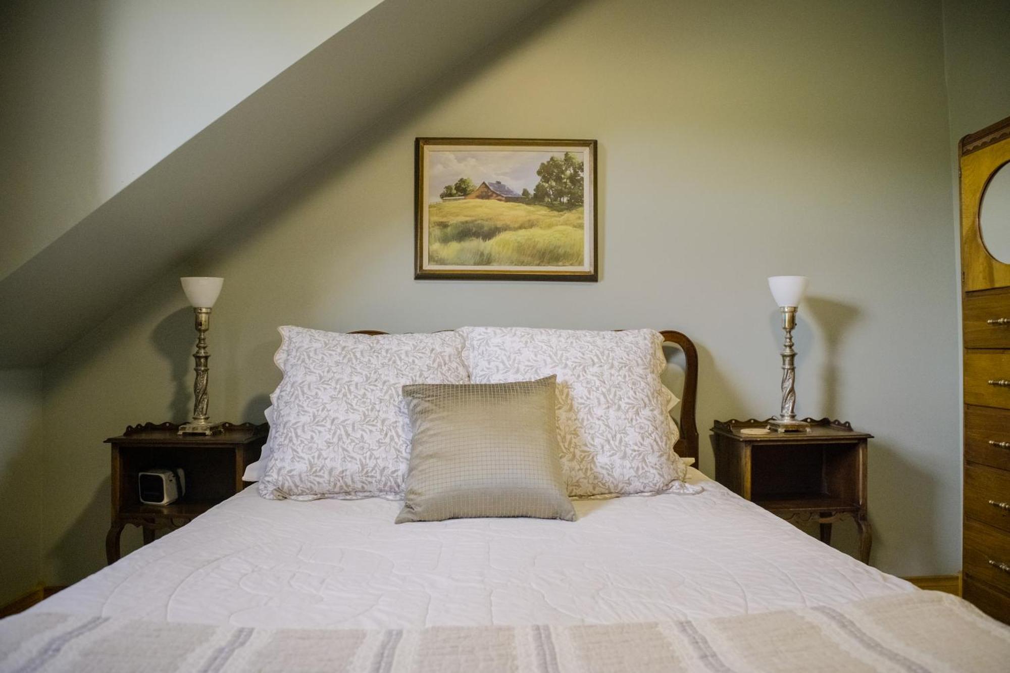 Chanterelle Inn & Cottages Baddeck Inlet Екстериор снимка